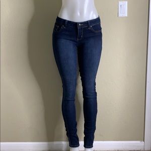 Super cute stretch denim